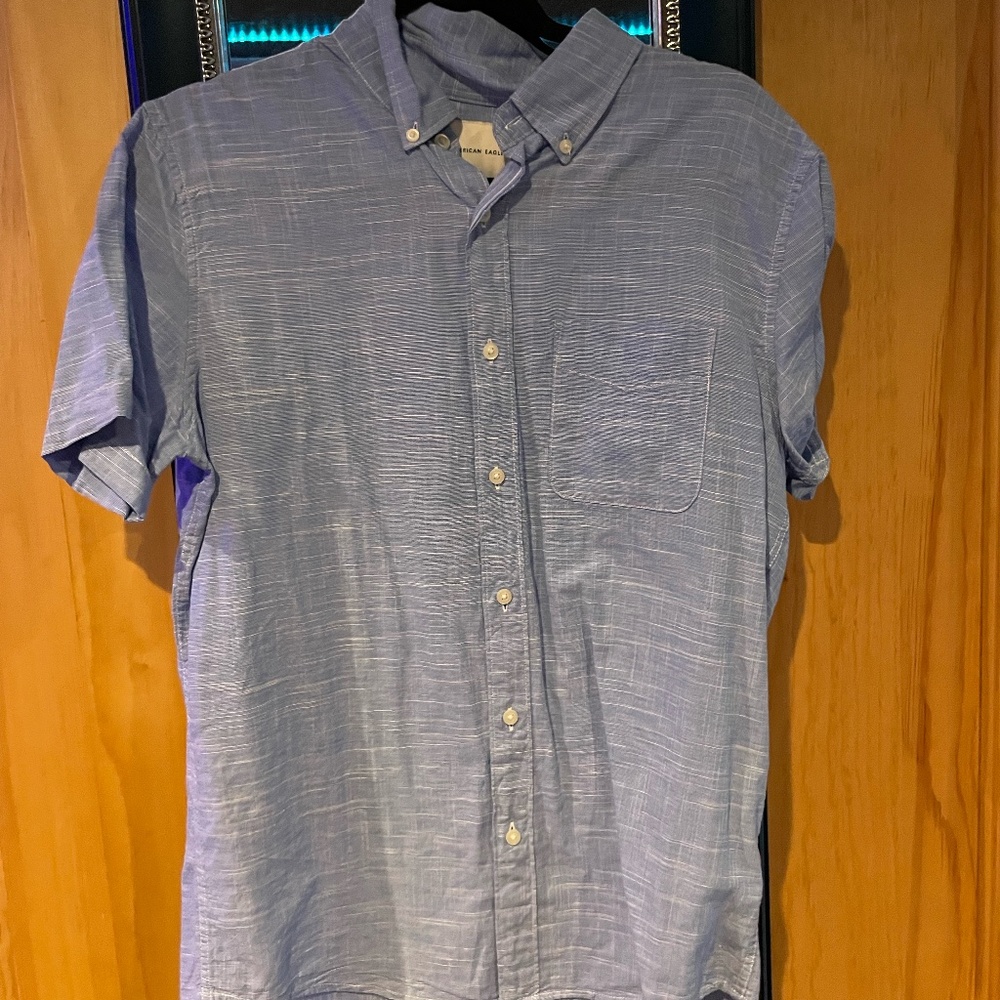 American Eagle mens button up short sleeve shirt